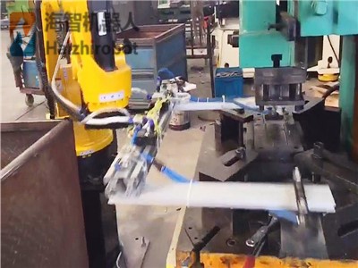 單工位衝壓機械手