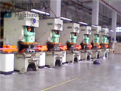 擺臂式衝壓機械手生產線