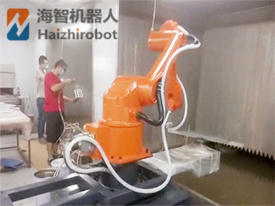 轉台噴漆機器人（塑膠配件）