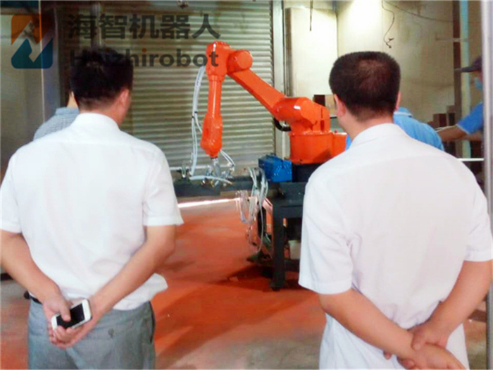 機械手噴塗設備