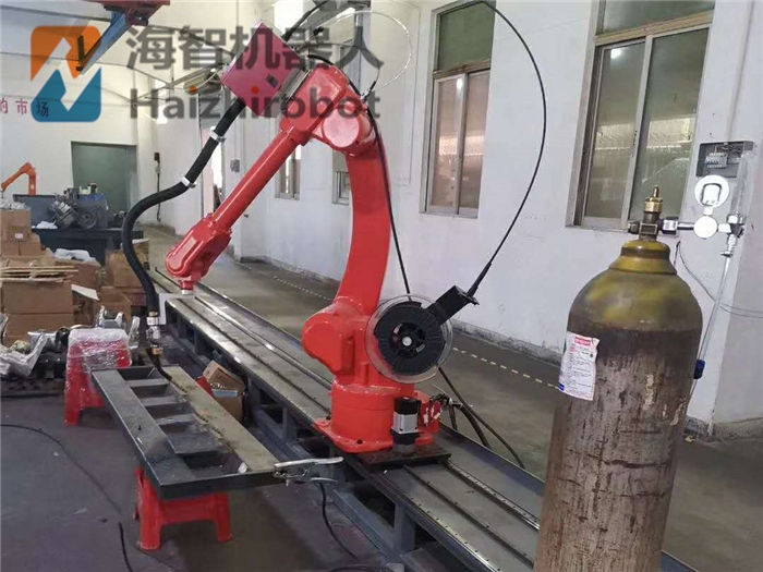 機械手臂自動焊接