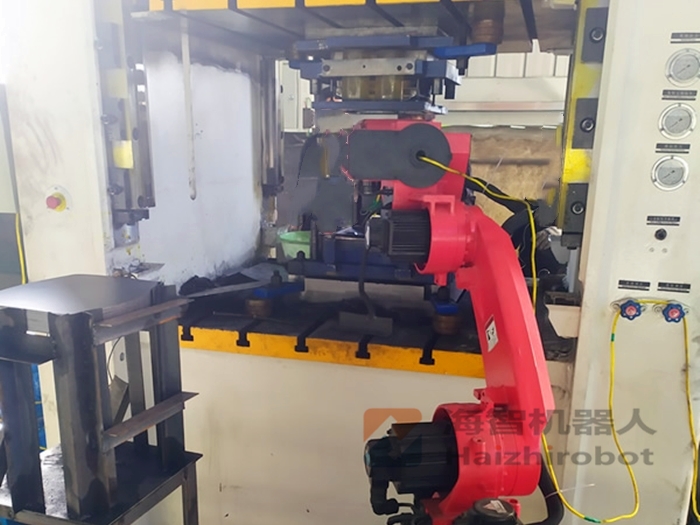 多軸衝壓機器人(圖1)