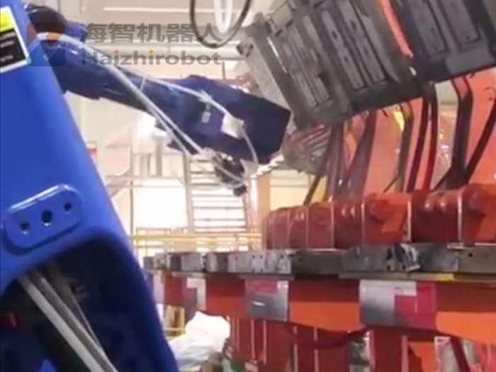 鞋底圓盤機自動化機器人噴脫模劑(圖1)