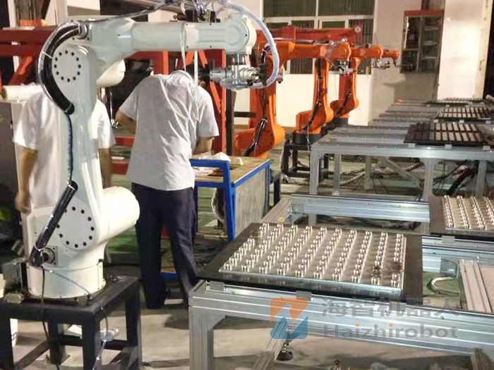 工業機器人抓取上下料配套工作站！(圖1)