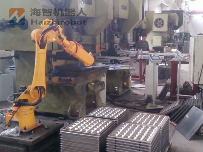 衝床機械手臂（擺臂/關節機械手衝壓聯機）(圖1)